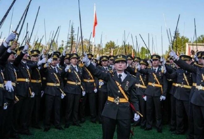 52 barodan TSK’dan ihracı istenen teğmenler için açıklama: Atatürk’e bağlılık bildirmek, subaylarımız için bir tarihi bilinç ve sorumluluktur